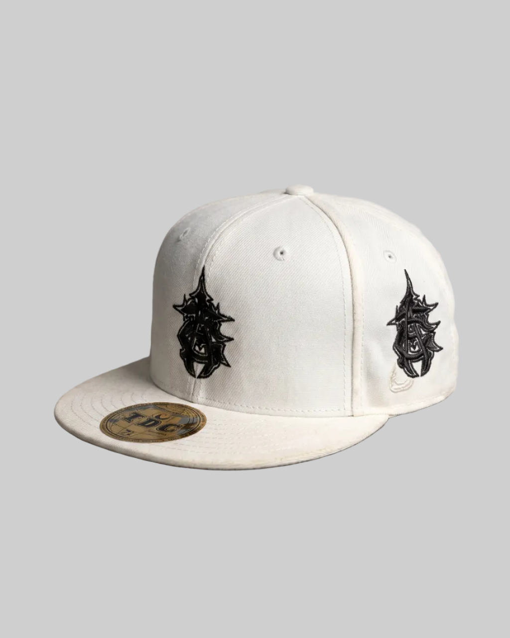 MONOGRAM FITTED (BLACK)